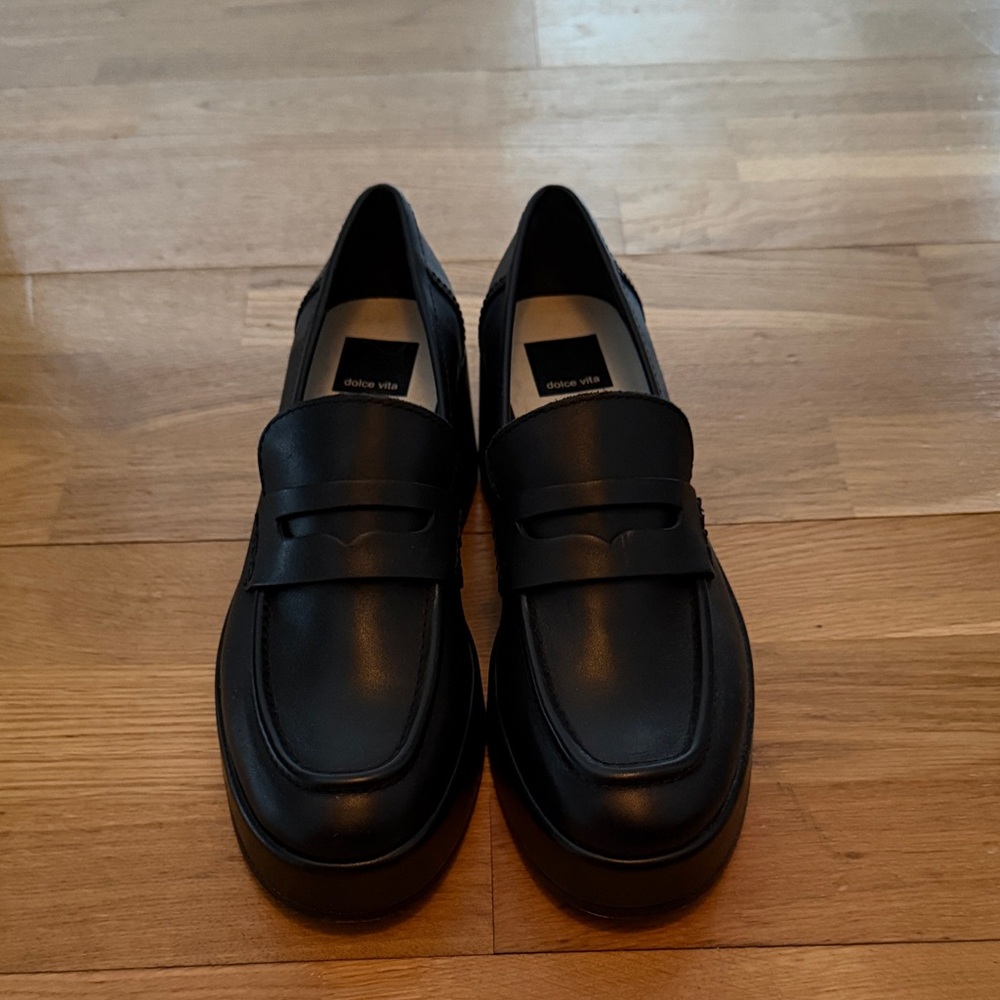 BRAND NEW Dolce Vita Women’s Classic Black Chunky Loafers